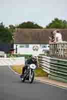 Vintage-motorcycle-club;eventdigitalimages;mallory-park;mallory-park-trackday-photographs;no-limits-trackdays;peter-wileman-photography;trackday-digital-images;trackday-photos;vmcc-festival-1000-bikes-photographs